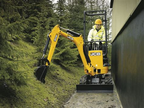 0.8 mini digger|JCB 8008 CTS .